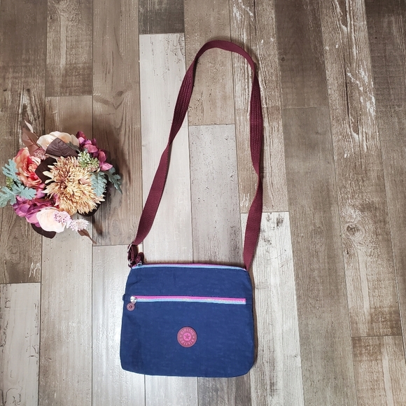 Kipling Annabelle Navy Crossbody Bag Double Zip Nylon EUC - Picture 1 of 16